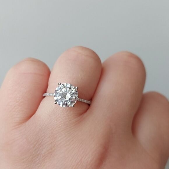 3 Carat Cubic Zircon Sterling Silver Ring - Picture 2 of 8